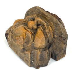 Sieninė pakabinama iš pušies medžio išskaptuota dekoracija – senyvo amžiaus žmogaus veidas 13×23,5×16,5 cm