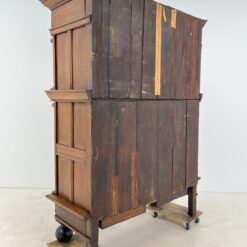 Ąžuolinė drožinėta XIX a. vid. komoda 68x166x215 cm
