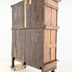 Ąžuolinė drožinėta XIX a. vid. komoda 68x166x215 cm