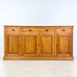 Tikmedžio masyvo keturių stalčių ir keturių durų komoda 52x204x100,5 cm