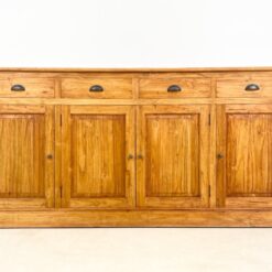 Tikmedžio masyvo keturių stalčių ir keturių durų komoda 52x204x100,5 cm