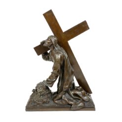 Metalinė Jėzaus Kristaus, nešančio kryžių, statula 20x32x44 cm