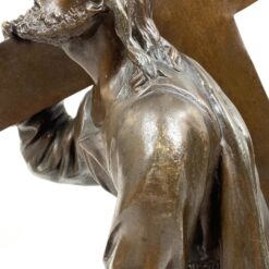 Metalinė Jėzaus Kristaus, nešančio kryžių, statula 20x32x44 cm