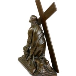 Metalinė Jėzaus Kristaus, nešančio kryžių, statula 20x32x44 cm