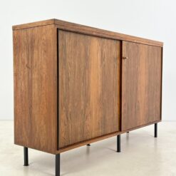 Vintažinė dviejų stumdomų durų komoda 40×146,5×92,5 cm