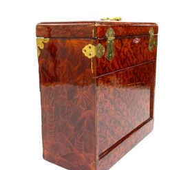 Vintažinė kiniška papuošalų dėžutė su veidrodžiu ir žalvario detalėmis 15x28x29 cm