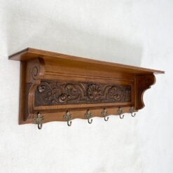 Drožinėta ąžuolinė sieninė kabykla su šešiais žalvariniais kabliukais 21x99x33 cm