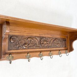 Drožinėta ąžuolinė sieninė kabykla su šešiais žalvariniais kabliukais 21x99x33 cm
