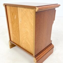 Klasikinio stiliaus riešutmedžio spintelės 2 vnt. kompl. 35,5×50,5×60,5 cm