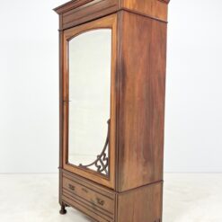 Art Nouveau raudonmedžio spinta su veidrodžiu 60,5x107x215,5 cm