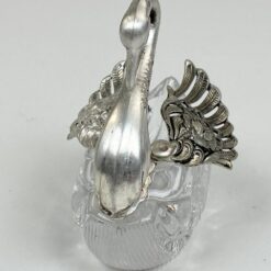 Prieskoninė iš sidabruoto metalo ir stiklo “Gulbė” 8x5x7,5 cm