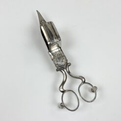 Sidabruoto metalo žirklių tipo žvakių gesiklis 18x6x4 cm