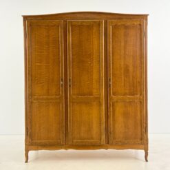 Ąžuolinė trijų durų rūbų spinta 56x154x184 cm
