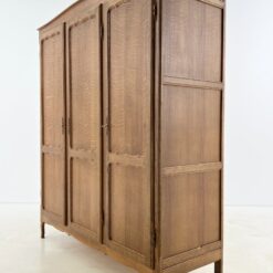 Ąžuolinė trijų durų rūbų spinta 56x154x184 cm