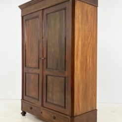 Senovinė raudonmedžio dviejų durų ir dviejų stalčių spinta 64x155x218 cm