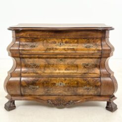 Chippendale stiliaus riešutmedžio trijų stalčių komoda 46x107x77 cm