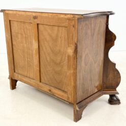 Chippendale stiliaus riešutmedžio trijų stalčių komoda 46x107x77 cm