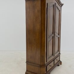Klasikinio stiliaus riešutmedžio dviejų durų rūbų spinta su stalčiumi 54x130x192 cm