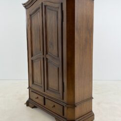 Klasikinio stiliaus riešutmedžio dviejų durų rūbų spinta su stalčiumi 54x130x192 cm