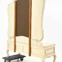 Provanso stiliaus žemas kosmetinis staliukas 46x131x168 cm