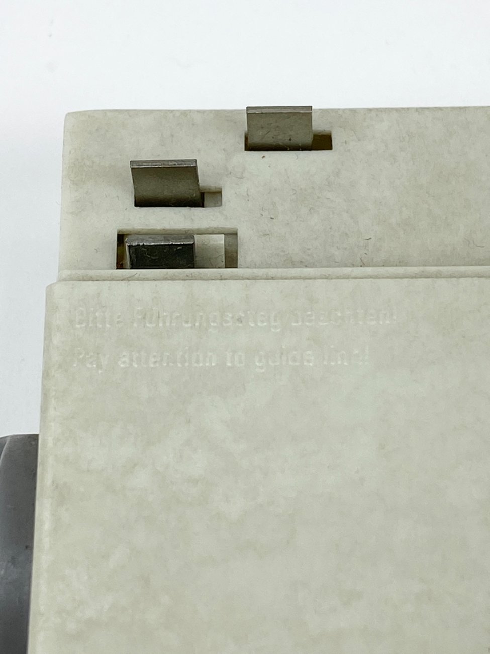 FE0992-pakabinami-sviestuvai-10 Vintažiniai lubiniai reguliuojami “Erco” šviestuvai 3 vnt. komplektas 23x5x14 cm