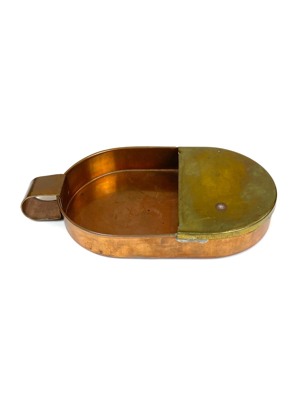 GC0533-interjero-ir-apdailos-detales-5 XIX a. stilistikos aukų dėžutė/indelis iš vario ir žalvario 15×8,5×2 cm