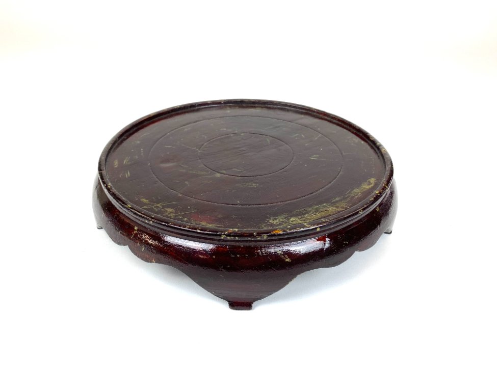 HK1490-kiti-indai-2 Rytietiškas medinis vazono arba vazos padėkliukas 23,5×23,5×5,5 cm