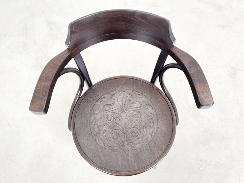 HM0790-valgomojo-kreslai-5 Medinis Thonet stiliaus krėslas 56x59x81 cm, 46,5 cm