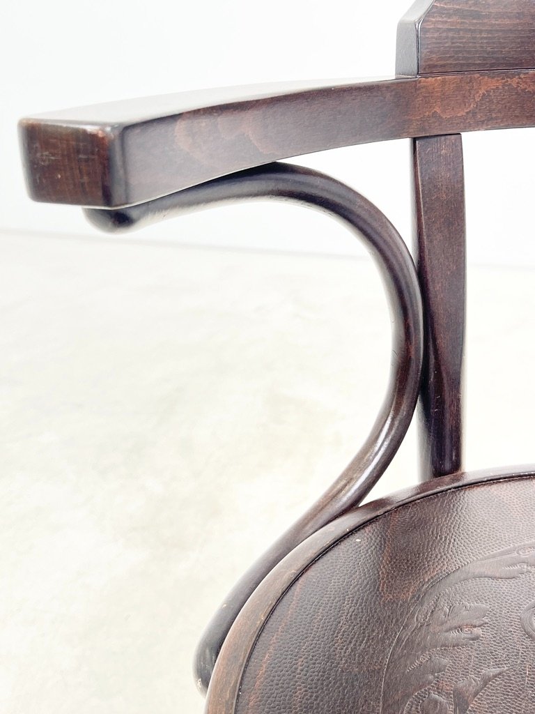 HM0790-valgomojo-kreslai-6 Medinis Thonet stiliaus krėslas 56x59x81 cm, 46,5 cm