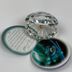 Krištolinė “Swarovski” statula kriauklė su perlu A 7624 Nr 055 000 su originalia dėžute 6,5×6,5×5 cm