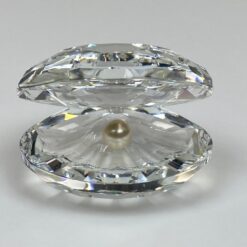 Krištolinė “Swarovski” statula kriauklė su perlu A 7624 Nr 055 000 su originalia dėžute 6,5×6,5×5 cm