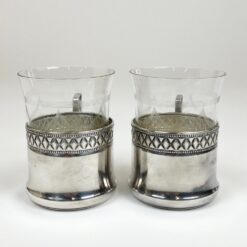 Sidabruoto metalo stiklinės laikikliai su stiklo stiklinėmis po 250 ml 2 vnt. komplektas 7,5×9,5×10 cm