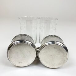 Sidabruoto metalo stiklinės laikikliai su stiklo stiklinėmis po 250 ml 2 vnt. komplektas 7,5×9,5×10 cm