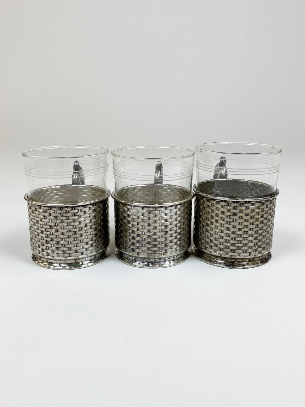 HN2382-kiti-indai-3 Schott & Gen. Jena stiklo stiklinės su sidabruoto metalo laikikliais po 220 ml 3 vnt. komplektas 7x11x9,5 cm