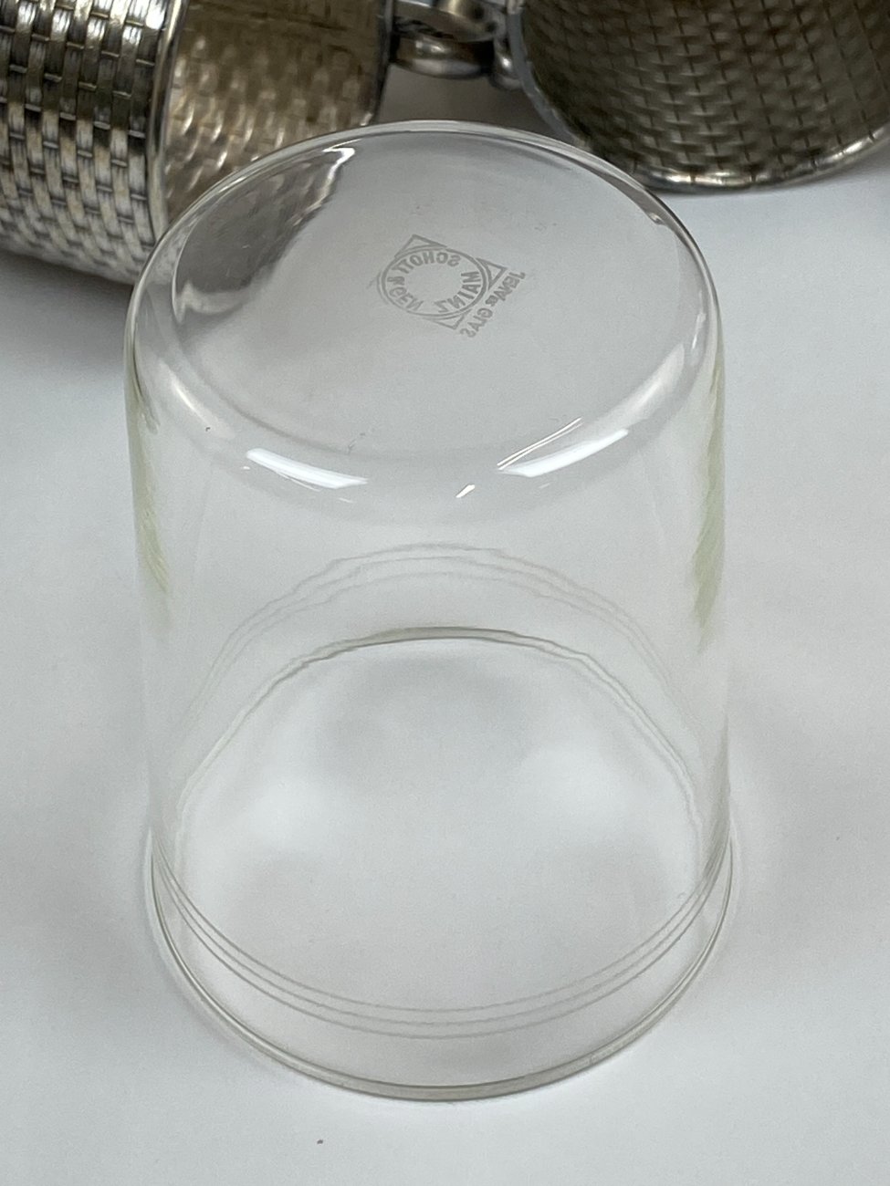 HN2382-kiti-indai-7 Schott & Gen. Jena stiklo stiklinės su sidabruoto metalo laikikliais po 220 ml 3 vnt. komplektas 7x11x9,5 cm