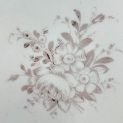 Porcelianinė XIX a. vid. Porzellanfabrik Nathusius serviravimo lėkštė ažūriniais kraštais 27,5x28x4 cm