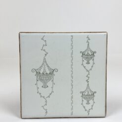 Keramikinis medinio rėmo padėkliukas su kojelėmis 15,5×15,5×3 cm