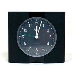 Vokiškas Junghans Mega 384/5201.00 kvarcinis radijo bangomis kontroliuojamas stalinis laikrodis 5x14,5x13 cm