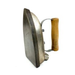 Senovinis metalinis lygintuvas su medine rankena 10,5x20x12,5 cm