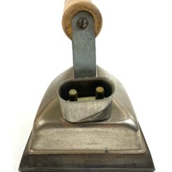 Senovinis metalinis lygintuvas su medine rankena 10,5x20x12,5 cm