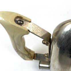 Vintažinis metalinis AEG lygintuvas medine rankena, su laidu 19,5x11x14 cm