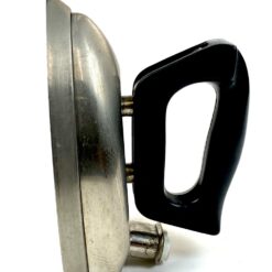 Vintažinis austriškas metalinis lygintuvas plastikine rankena 20x11x14,5 cm