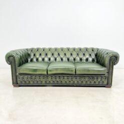 Chesterfield stiliaus natūralios odos trivietė sofa 96x211x75 cm, 44 cm