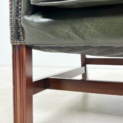 Chesterfield stiliaus raudonmedžio ir natūralios odos fotelis 87x93x110 cm, 49 cm