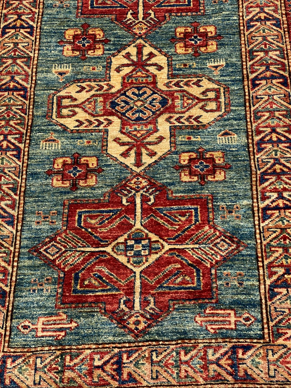 DR0447-kilimai-5 Vilnonis rankų darbo kilimas 141x83x0,5 cm