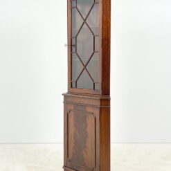 Angliško stiliaus kampinis raudonmedžio bufetas 39x63x178 cm