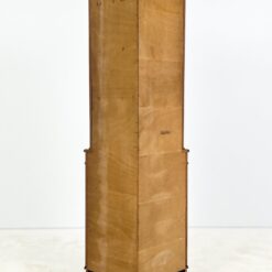 Angliško stiliaus kampinis raudonmedžio bufetas 39x63x178 cm