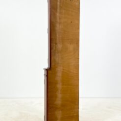 Angliško stiliaus kampinis raudonmedžio bufetas 39x63x178 cm