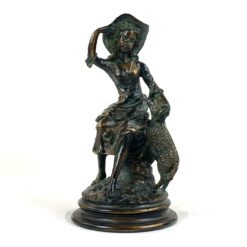 Mario Pegoraro statulos, vaizduojančios moterį su avimi, reprodukcija iš polirezino 16,5x17x32 cm