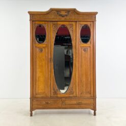 Ąžuolinė trijų durų rūbų spinta su veidrodžiais 55,5x135x213 cm